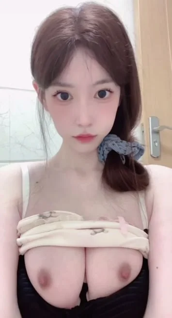 裹胸上衣露出乳头