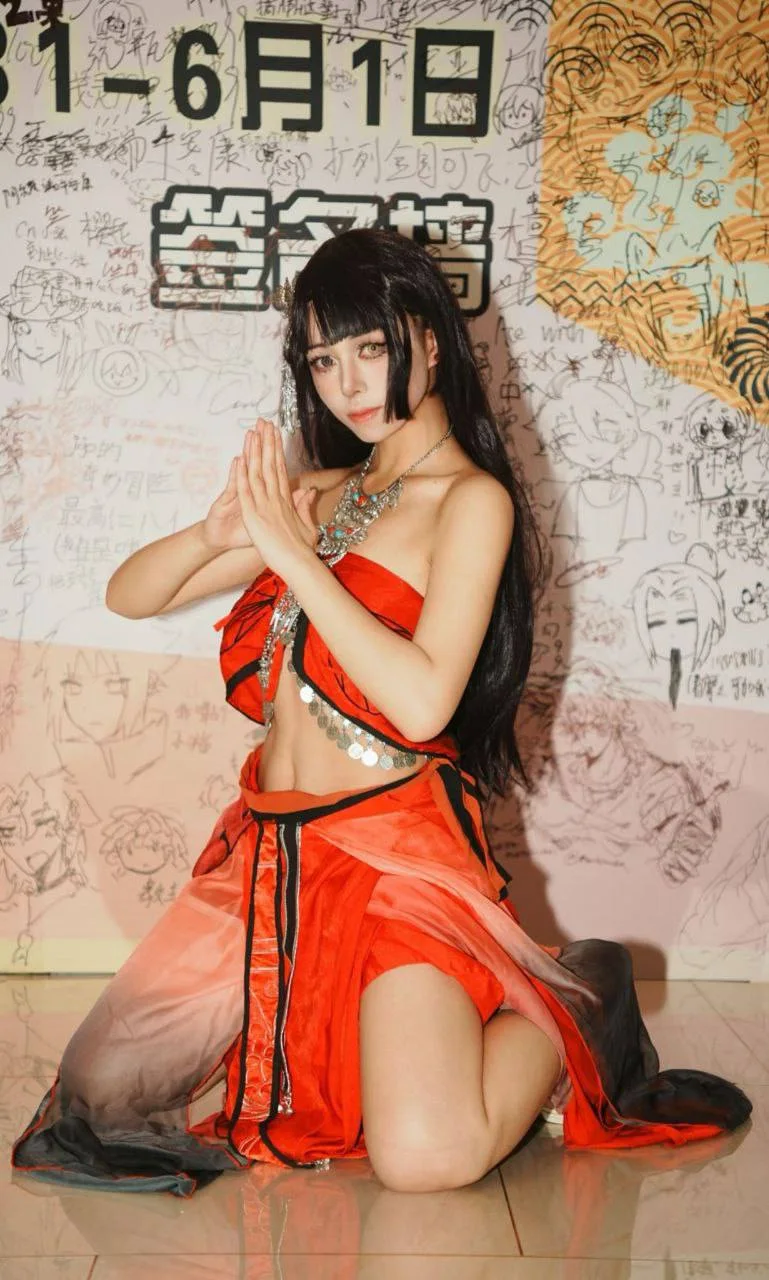 红衣舞娘跪姿手印