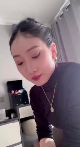 女富婆酒店狂玩男模 把人直接干到腿软