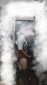 老公楼上刷手机 老婆地下室被操