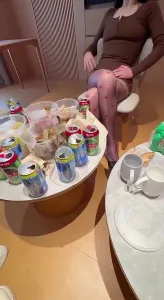 离婚女同事酒店吃喝后欲望爆发